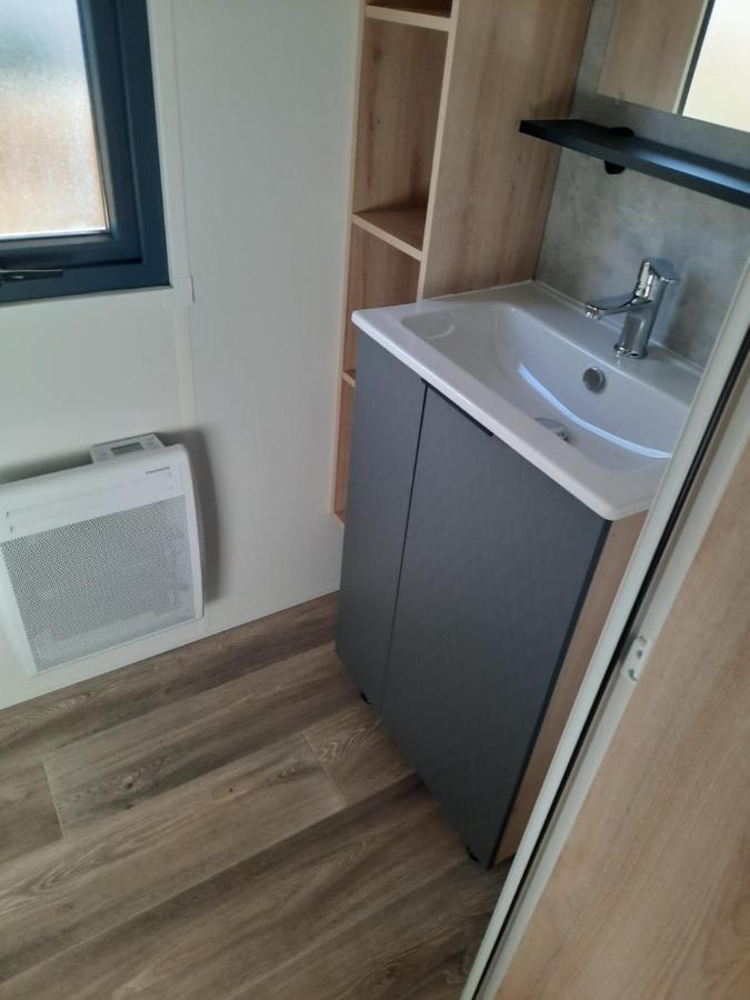 Jpp Marie Ange Proprietaire Hotel Saint-Julien-en-Born Luaran gambar