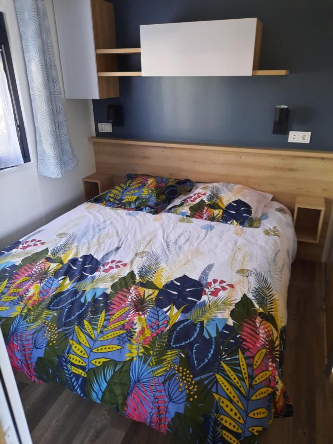 Jpp Marie Ange Proprietaire Hotel Saint-Julien-en-Born Luaran gambar